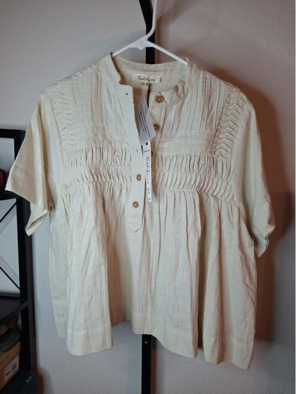 Solitaire Cream-colored Short-sleeve Textured Blouse NWT size L